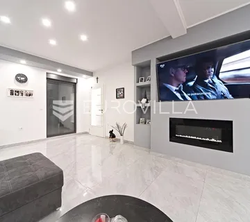 Valpovo, prodaja nove, luksuzne kuće s pet spavaćih soba i garažom, površine 260 m² - cover