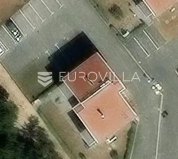 Viškovo, novogradnja u centru, stan s podnim grijanjem, okućnicom 140 m2