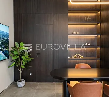 Kaštel Sućurac, izvrstan poslovni prostor za dugoročan najam - Kaštel Sućurac, Kaštela