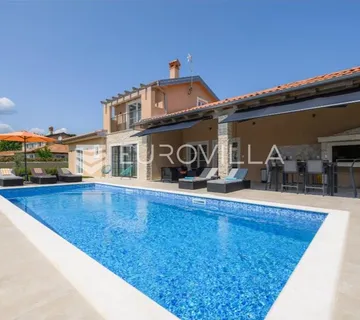 Istra, Kanfanar, elegantna istarska vila s odvojenim apartmanom i bazenom - cover
