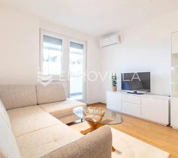 Zagreb, Savica, predivan trosoban stan površine 75 m² vanjsko parkirno mjesto - cover