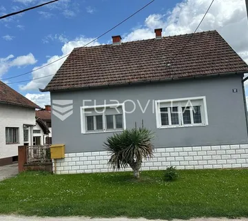 Novi Mihaljevci, obiteljska kuća sa pomoćnom zgradom i prekrasnim dvorištem