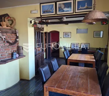 Karlovac, Banija, poslovni prostor 250 m², odlična lokacija - cover
