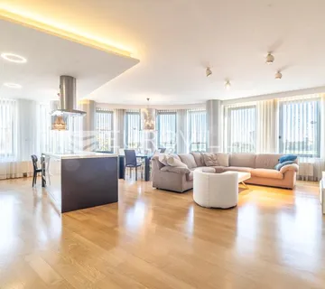 Zagreb, Maksimir, četverosoban stan na savršenoj lokaciji 158 m² 3 garažna parkirna mjesta - cover