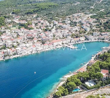 Brač, Povlja, građevinsko zemljište površine 259 m2 - Povlja, Selca