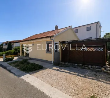 Vir, samostojeća prizemnica s garažom i mediteranskim vrtom, 120 m od mora