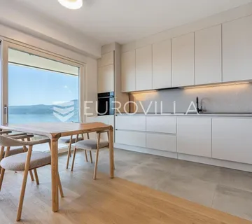 Rijeka, Kantrida, najam, trosoban stan 75 m², novogradnja, pogled na more