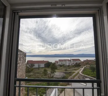 Brač, Bol, trosoban stan u manjoj zgradi, 62 m², pogled na more