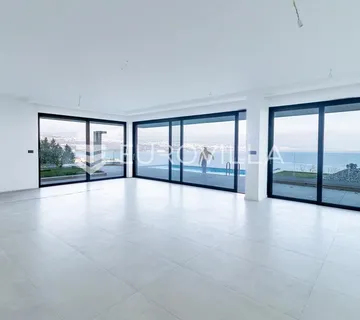 Opatija, četverosoban stan s pogledom na cijeli Kvarner, 238,91 m²