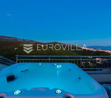 Crikvenica, eksluzivni četverosbni penthouse NKP 145 m2 s parkingom - cover