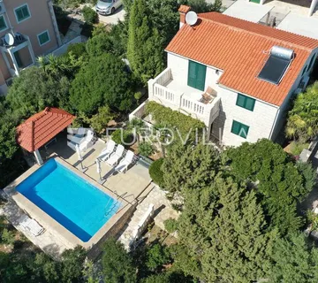 Korčula, lijepa dalmatinska kuća uz more s bazenom - cover