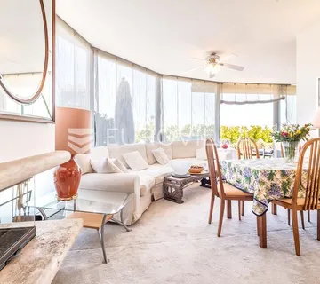 Zagreb, Cvjetni trg, luksuzan dvosoban penthouse 90 m² s terasom 50 m² - cover