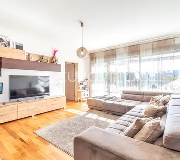 Zagreb, Mlinovi prekrasna moderna kuća u nizu 200 m² sa dvije garaže 60 m² - cover
