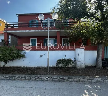 Ugljan, Preko kuća prvi red do mora s bazenom 250 m² za adaptaciju