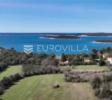 Pula, Štinjan - prostrano građevinsko zemljište u turističkoj zoni 150 m od mora, 5538 m2 - Štinjan, Pula