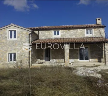 Istra, Savičenta okolica, jedinstvena kamena kuća 250m2 s bazenom na osami okružena zelenilom - Boškari, Svetvinčenat