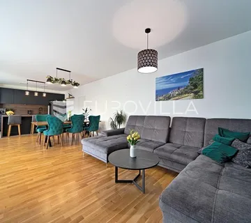 Osijek, Retfala, prodaja moderno i elegantno uređenog stana površine 97,86 m², s garažnim parkingom