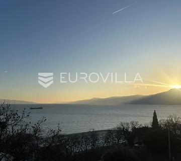 Rijeka, Kantrida, moderan trosoban stan 86,22 m², pogled na more