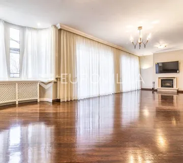 Tuškanac luksuzan šesterosoban stan 250m2 s vrtom 600m2 i 2 garaže - cover