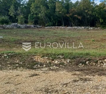Krnica, Peruški - građevinsko zemljište s ishodovanom građevinskom dozvolom 862 m2