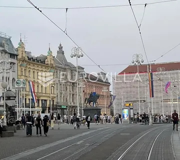 Zagreb, strogi centar, pješačka zona, ulični poslovni prostor 68,3 m², TOP lokacija
