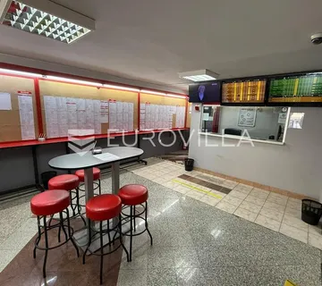 Karlovac, Centar, poslovni prostor 60 m², frekventna lokacija - cover