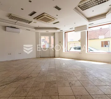 Požega, prostrani poslovni prostor 94 m² - Centar