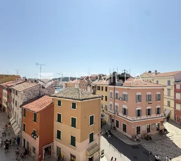 Istra, Rovinj, adaptirani i osunčani mediteranski stan u srcu pješačke zone