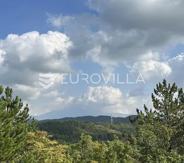 Istra, Cerovlje - poljoprivredno zemljište pogodno za maslinik ili vinograd