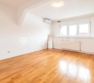 Zagreb, Donji Grad, prekrasan stambeno, poslovni prostor 80 m²