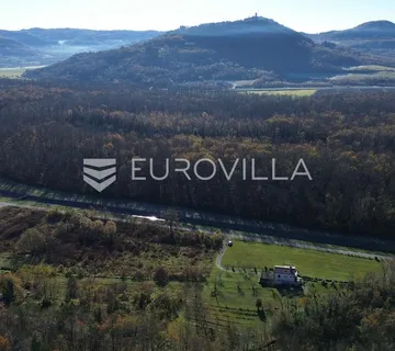 Motovun, Livade, PRILIKA prostrano građevinsko zemljište