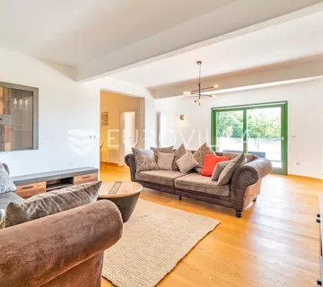 Remete, novouređen trosoban stan za najam 137 m² - cover