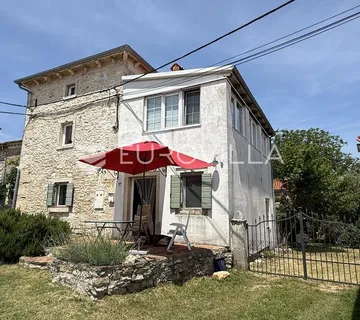 Istra, Valtura, renovirana istarska kamena kuća 140 m², dodatni objekt, 450 m² okućnice - cover