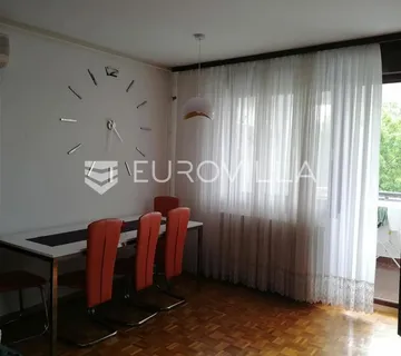 Zagreb, Jarun, trosoban stan s loggiom od 63 m², prvi red do jezera
