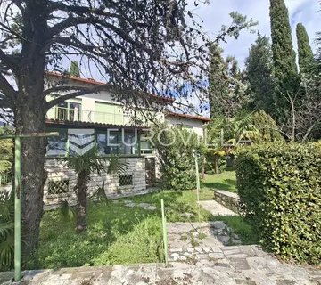 Opatijska rivijera, samostojeća kuća sa predivnom okućnicom i pogledom na more - Ika