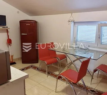 Selce, dvosoban stan površine 55,97 m² s pogledom na more - cover
