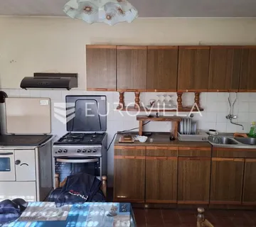 Duga Resa, Belavići, kuća 220 m², pogled na Mrežnicu, jedinstvena lokacija - cover