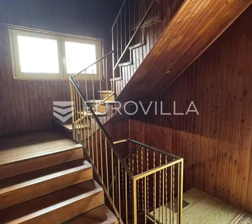 Nova Gradiška, Naselje Hasana Kikića, prostrana obiteljska kuća cca. 216 m²