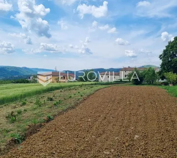 Istra, Buzet, građevinsko zemljište s pogledom na zelenilo u pravoj oazi mira - cover