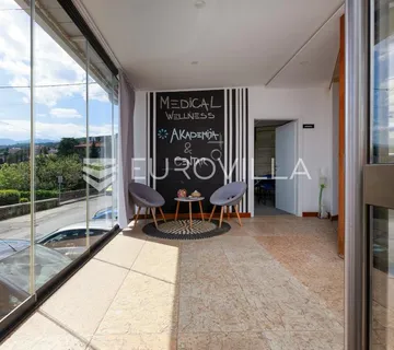 Opatija, Volosko, reprezentativan poslovni prostor, terasa 100 m²