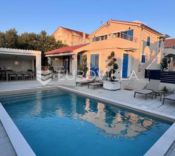 Pašman, Ždrelac, prekrasna kuća s bazenom u mediteranskom stilu