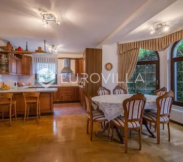 Zagreb, Maksimir, prekrasna obiteljska kuća na zemljištu 1450 m2