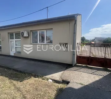 Kruševica, poslovna zgrada s velikom parcelom i strateškom lokacijom - Kruševica, Slavonski Šamac