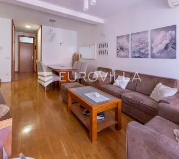 Slavonski Brod, trosoban stan 72 m² u centru - cover