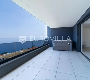 Opatija, luksuzan četverosoban stan u novogradnji s pogledom na more 144 m²