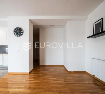 Varaždin, Centar, moderan stan površine 180,46 m²