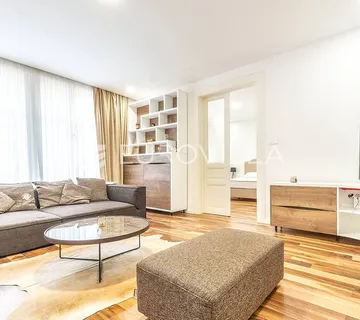 Zagreb, strogi centar, predivan trosoban stan za najam, 105 m²