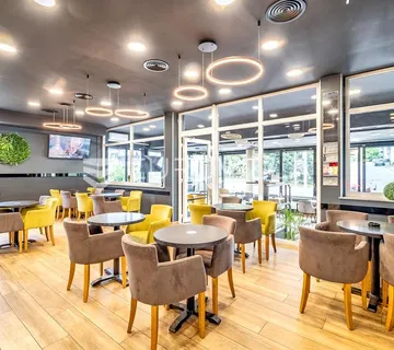 Zagreb, Sesvete, poslovni prostor na dvije etaže, 443,27 m² - Sesvete, Zagreb