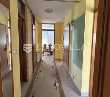 Vukovar, Mitnica, stan 64,10 m² spremište/podrum 17 m²