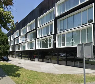 Zagreb, Radnička, moderan poslovni prostor 613,69 m² na 3. katu poslovne zgrade